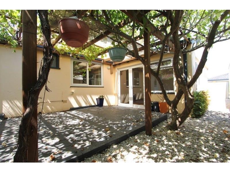 10 Parsons Avenue, Manning WA 6152