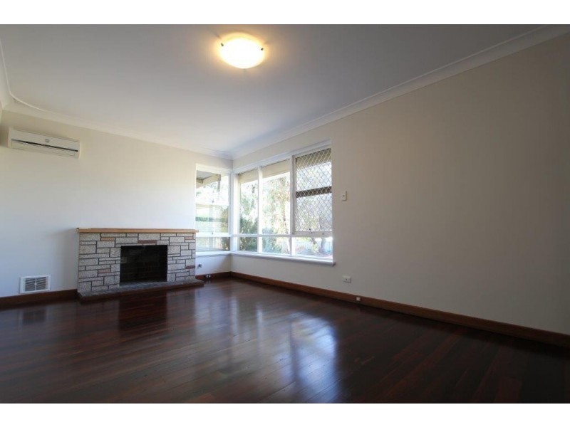 190 Fisher Street, Cloverdale WA 6105