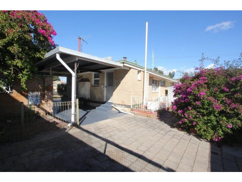 190 Fisher Street, Cloverdale WA 6105