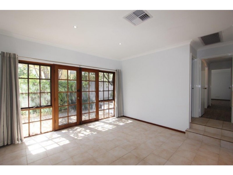 1/53 Comer Street, Como WA 6152