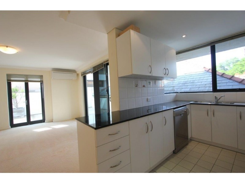 2/34 Kings park Road, West Perth WA 6005