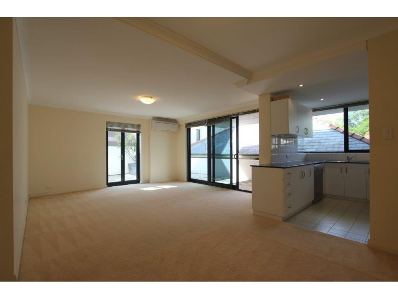 2/34 Kings park Road, West Perth WA 6005