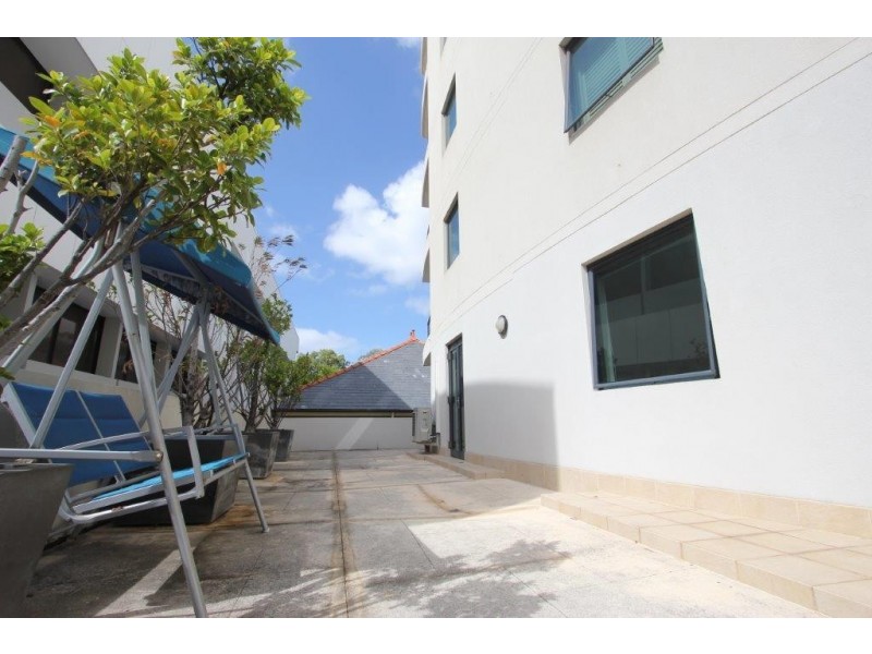 2/34 Kings park Road, West Perth WA 6005