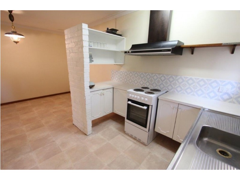 A/4 Garvey Street, Waterford WA 6152