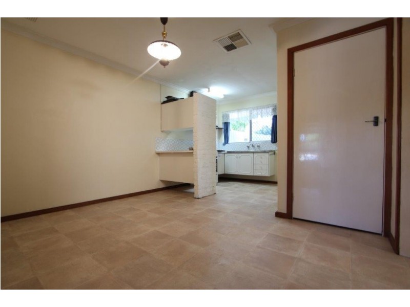 A/4 Garvey Street, Waterford WA 6152