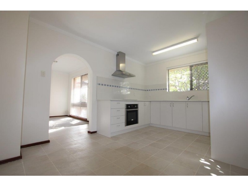 2/74 Robert Street, Como WA 6152