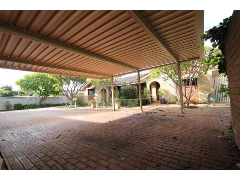 2/74 Robert Street, Como WA 6152
