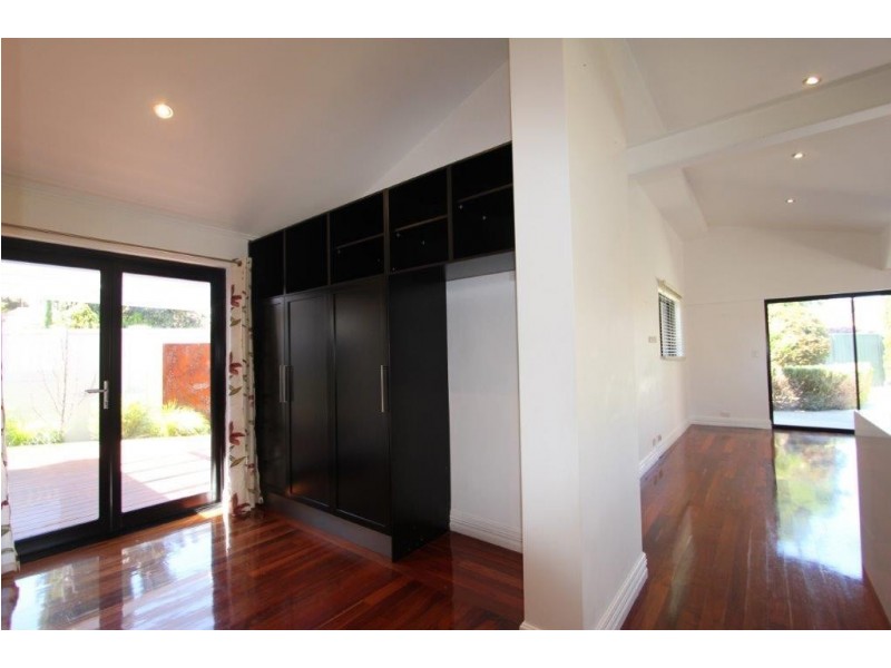 5 Cheyne Walk, Applecross WA 6153