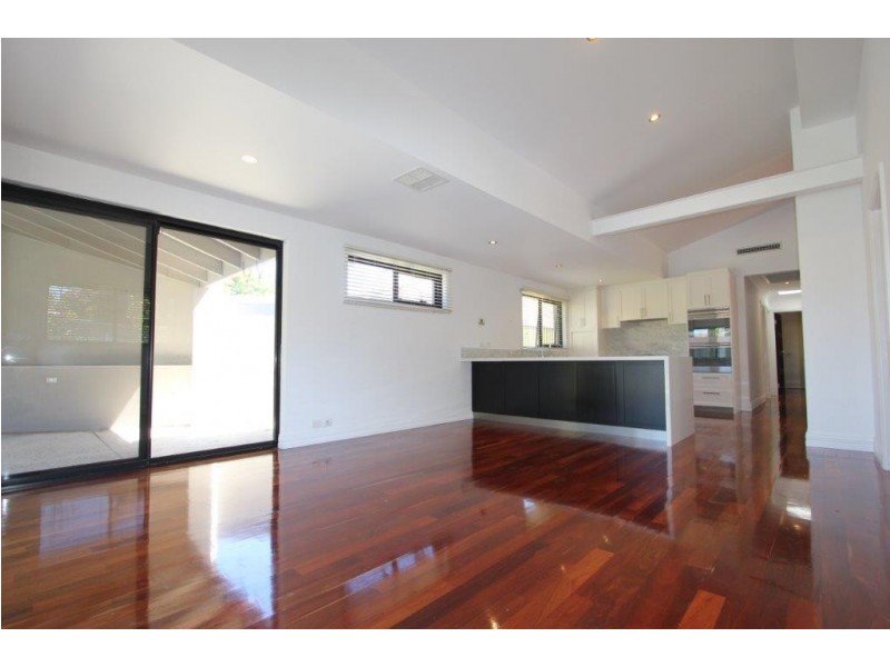 5 Cheyne Walk, Applecross WA 6153