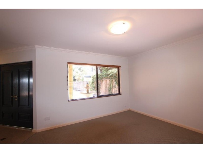 3/168 Melville Parade, Como WA 6152