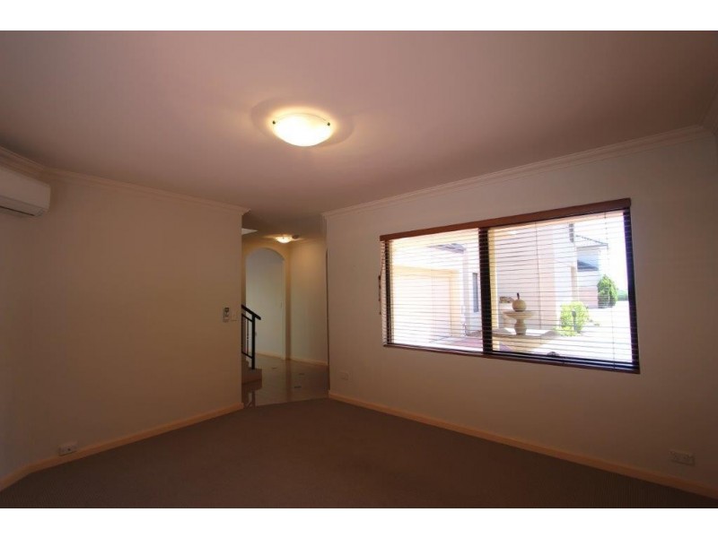 3/168 Melville Parade, Como WA 6152