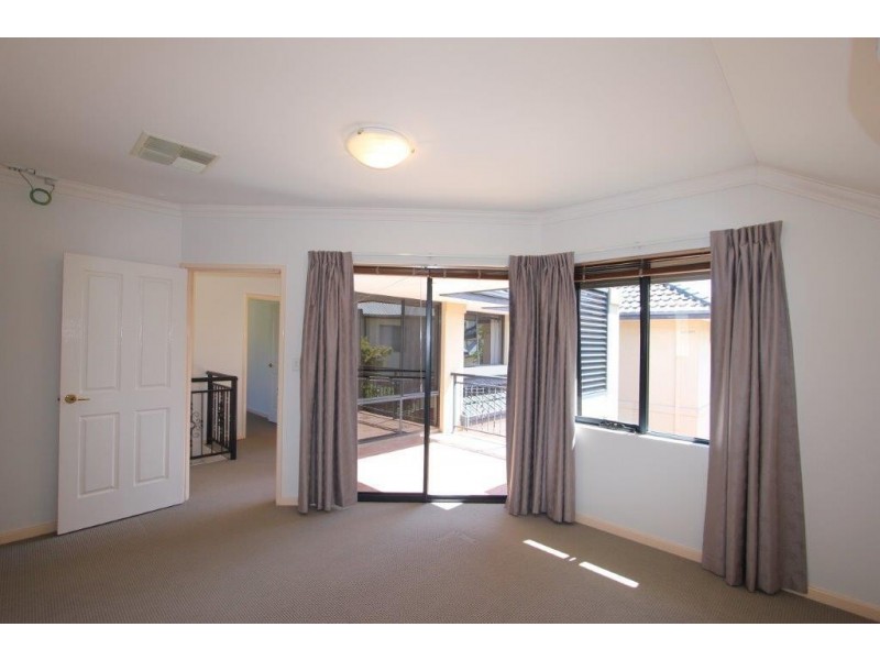 3/168 Melville Parade, Como WA 6152