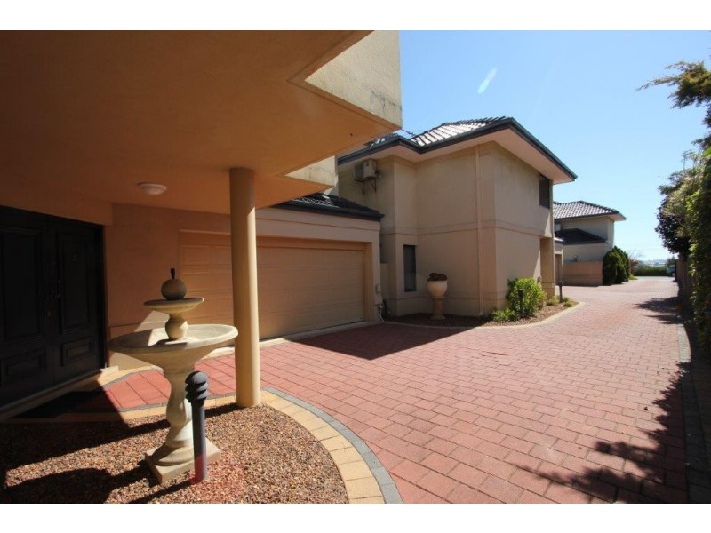 3/168 Melville Parade, Como WA 6152