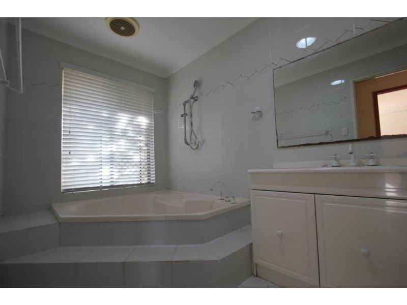 94 Gabriel Street, Cloverdale WA 6105