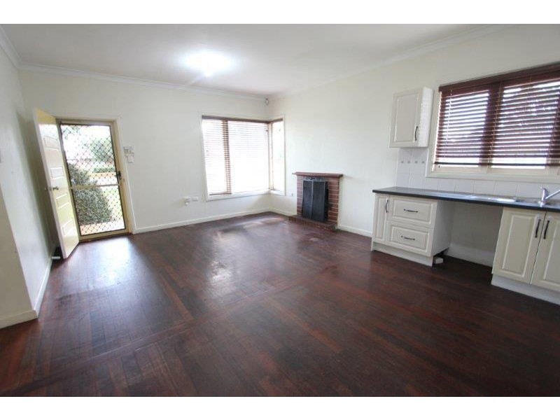 38 Kennerly Street, Cloverdale WA 6105