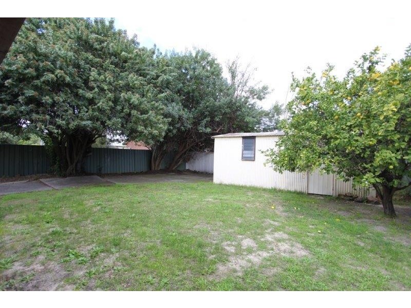 38 Kennerly Street, Cloverdale WA 6105