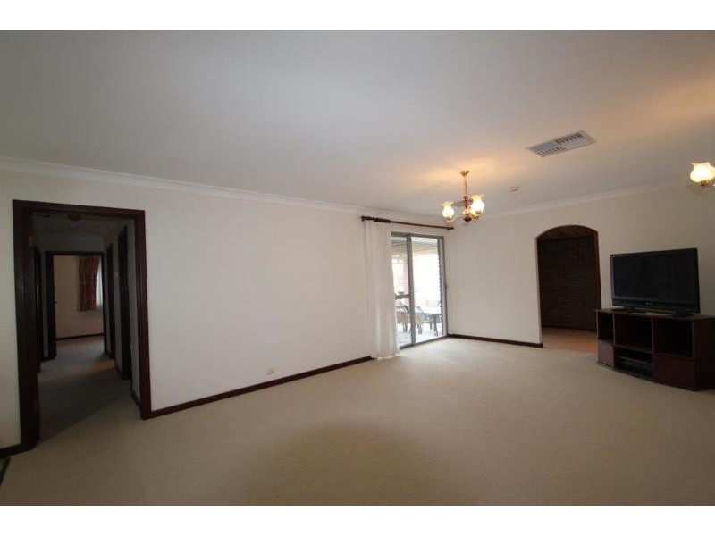 8 Salar Place, Dianella WA 6059