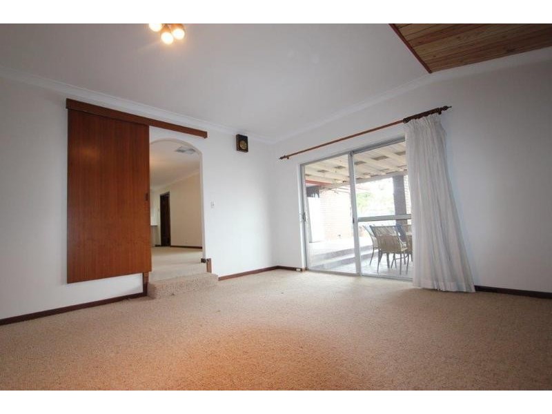 8 Salar Place, Dianella WA 6059