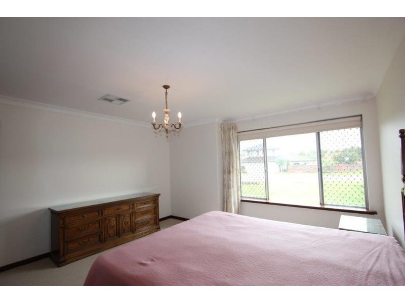 8 Salar Place, Dianella WA 6059