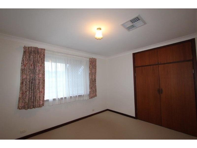 8 Salar Place, Dianella WA 6059