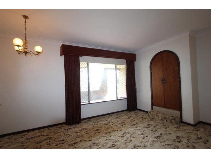 8 Salar Place, Dianella WA 6059