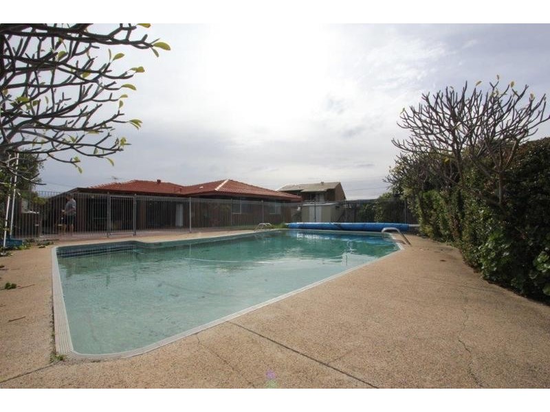 8 Salar Place, Dianella WA 6059