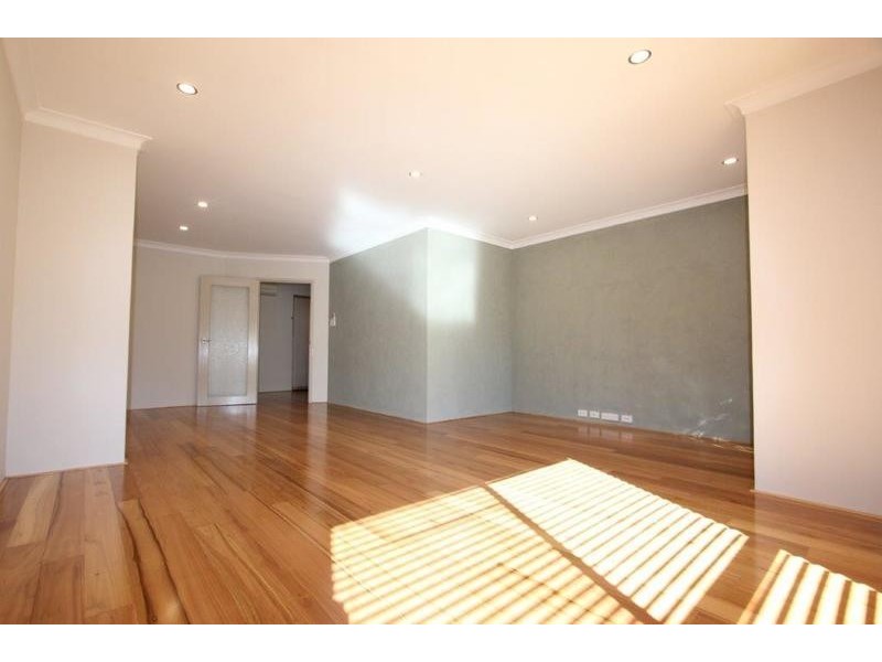 4/104 McDonald Street, Como WA 6152