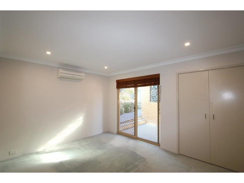 4/104 McDonald Street, Como WA 6152