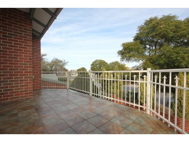 1/52 Mary Street, Como WA 6152