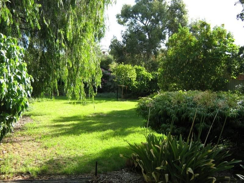 33 Gwenyfred Road, Kensington WA 6151