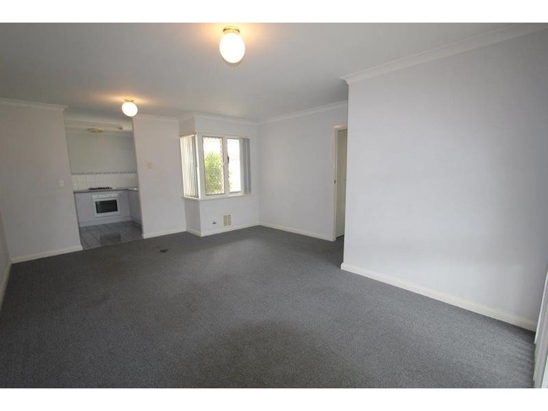 25 Rambures Way, Hamilton Hill WA 6163