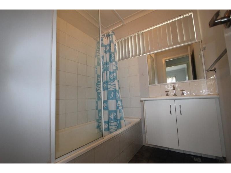 25 Rambures Way, Hamilton Hill WA 6163