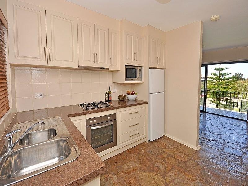 4/7 Napier Street, Cottesloe WA 6011