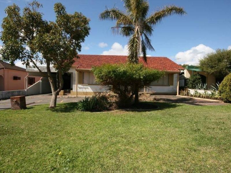 54 Davilak Avenue, Hamilton Hill WA 6163