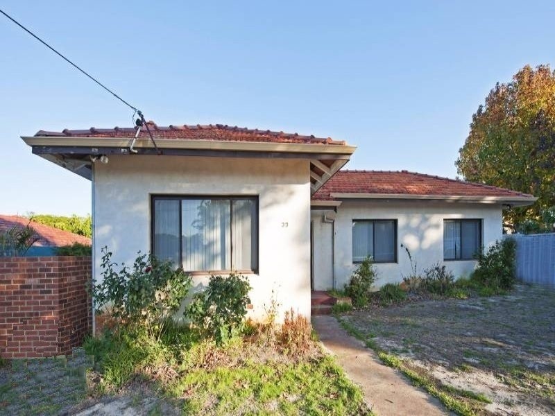 33 Bradshaw Crescent, Manning WA 6152