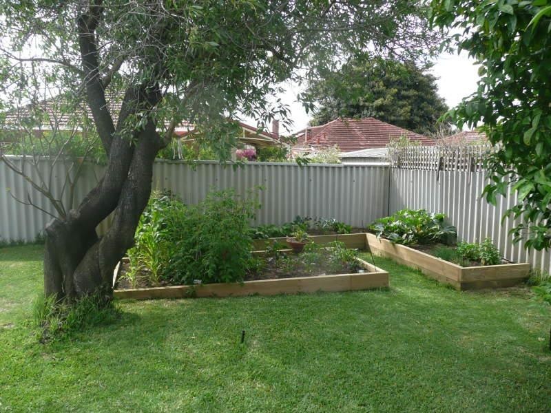 7 Salisbury Street, St James WA 6102