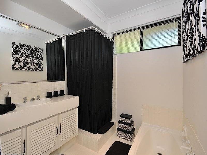 12 Angle Place, Mullaloo WA 6027