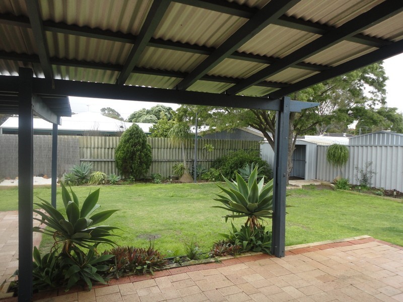 13 Seaflower Cresent, Craigie WA 6025