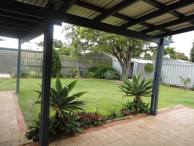 13 Seaflower Cresent, Craigie WA 6025