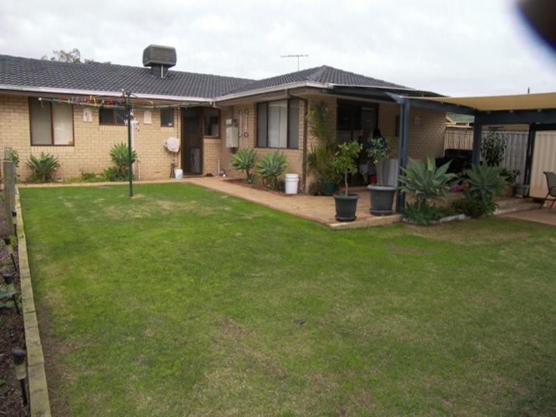 13 Seaflower Cresent, Craigie WA 6025