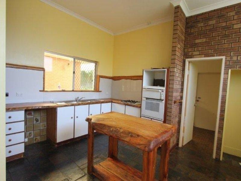 1 Wyndham Street, St James WA 6102