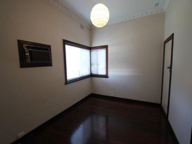 1 Wyndham Street, St James WA 6102