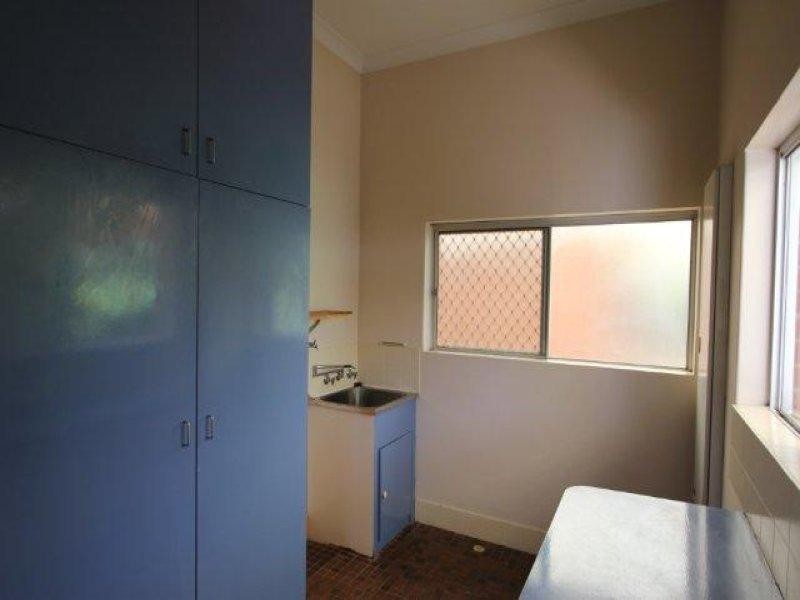 1 Wyndham Street, St James WA 6102