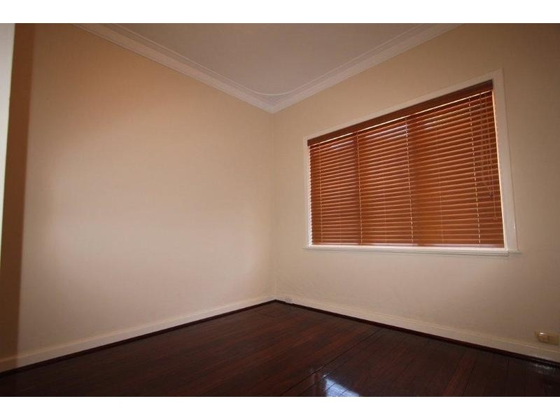 52 Coleman Crescent, Melville WA 6156