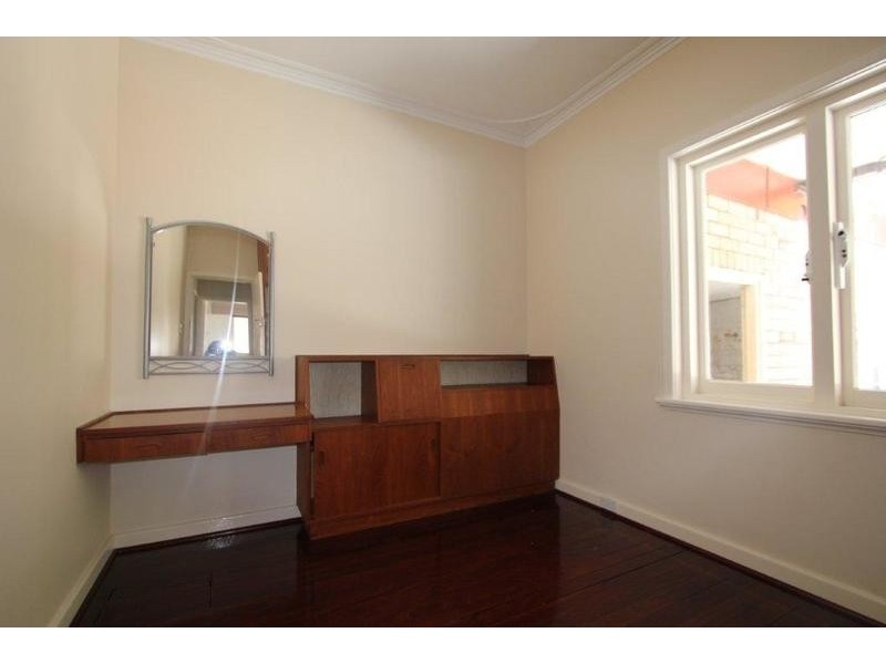 52 Coleman Crescent, Melville WA 6156