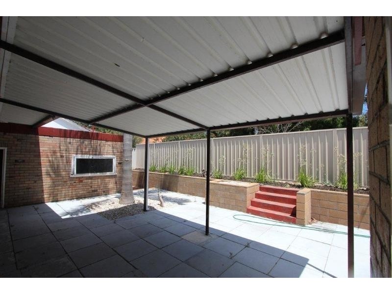 52 Coleman Crescent, Melville WA 6156