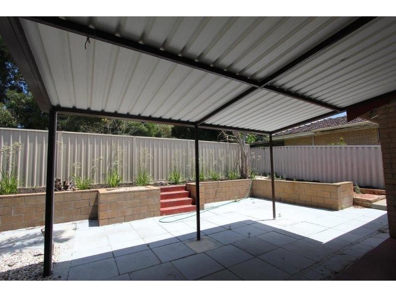 52 Coleman Crescent, Melville WA 6156