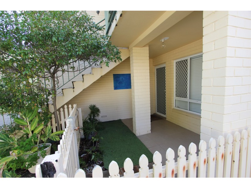 1/64 Gardner Street, Como WA 6152