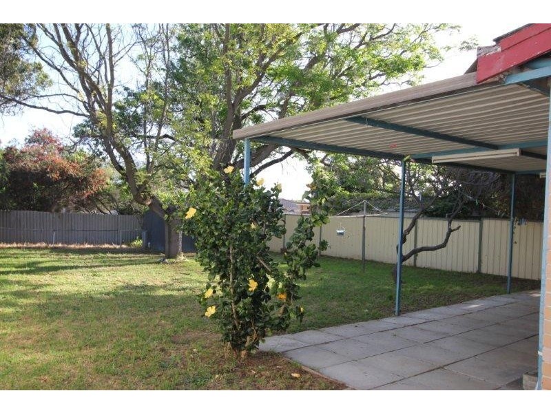 15 Keenan Street, Hamilton Hill WA 6163