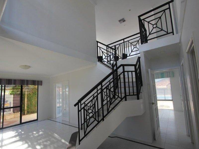 9 Rambler Green, Ocean Reef WA 6027